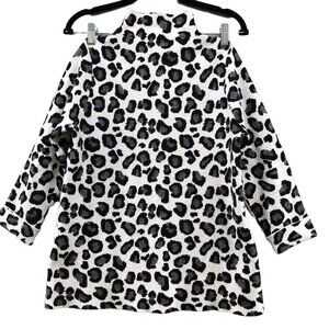 Tahari Sweater Womens Medium M Leopard Print Mock Neck Contemporary Tunic